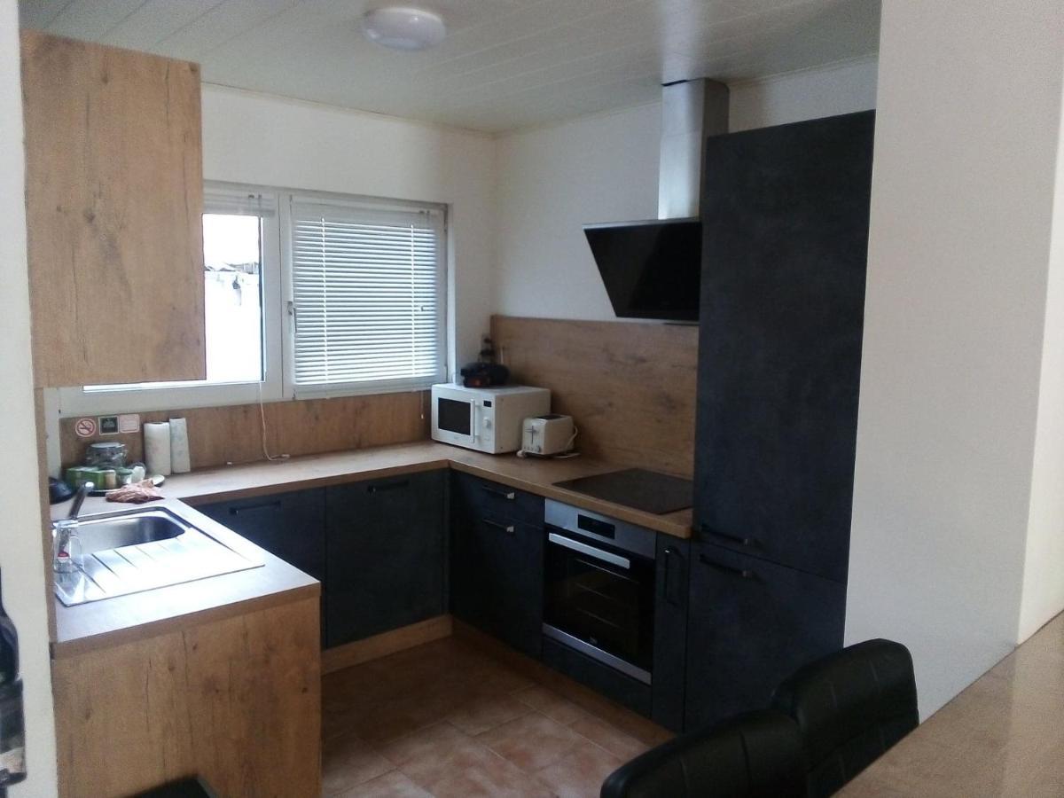 Agreable Maison Avec Cour A 10Min De Liege Herstal Exterior photo