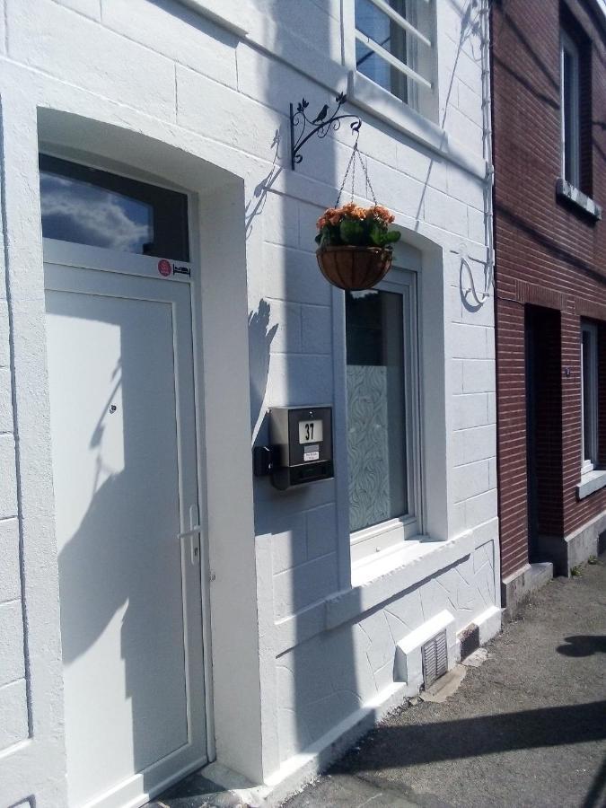 Agreable Maison Avec Cour A 10Min De Liege Herstal Exterior photo