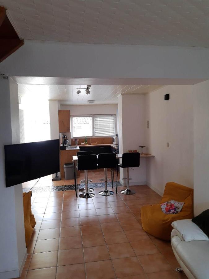 Agreable Maison Avec Cour A 10Min De Liege Herstal Exterior photo