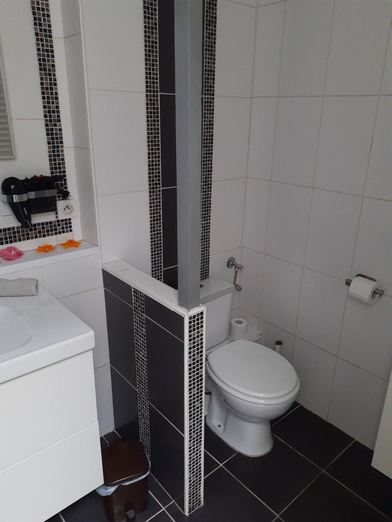 Agreable Maison Avec Cour A 10Min De Liege Herstal Exterior photo